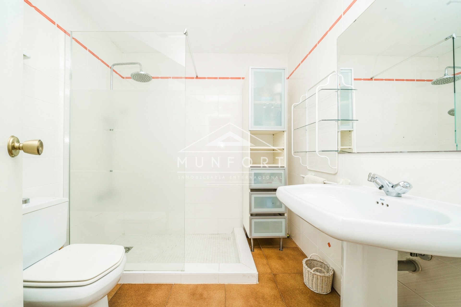 Återförsäljning - Villor -
La Manga