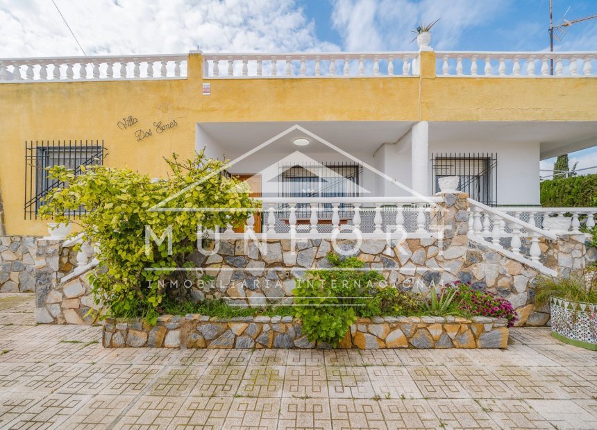 Återförsäljning - Villor -
Los Urrutias - EL CARMOLI