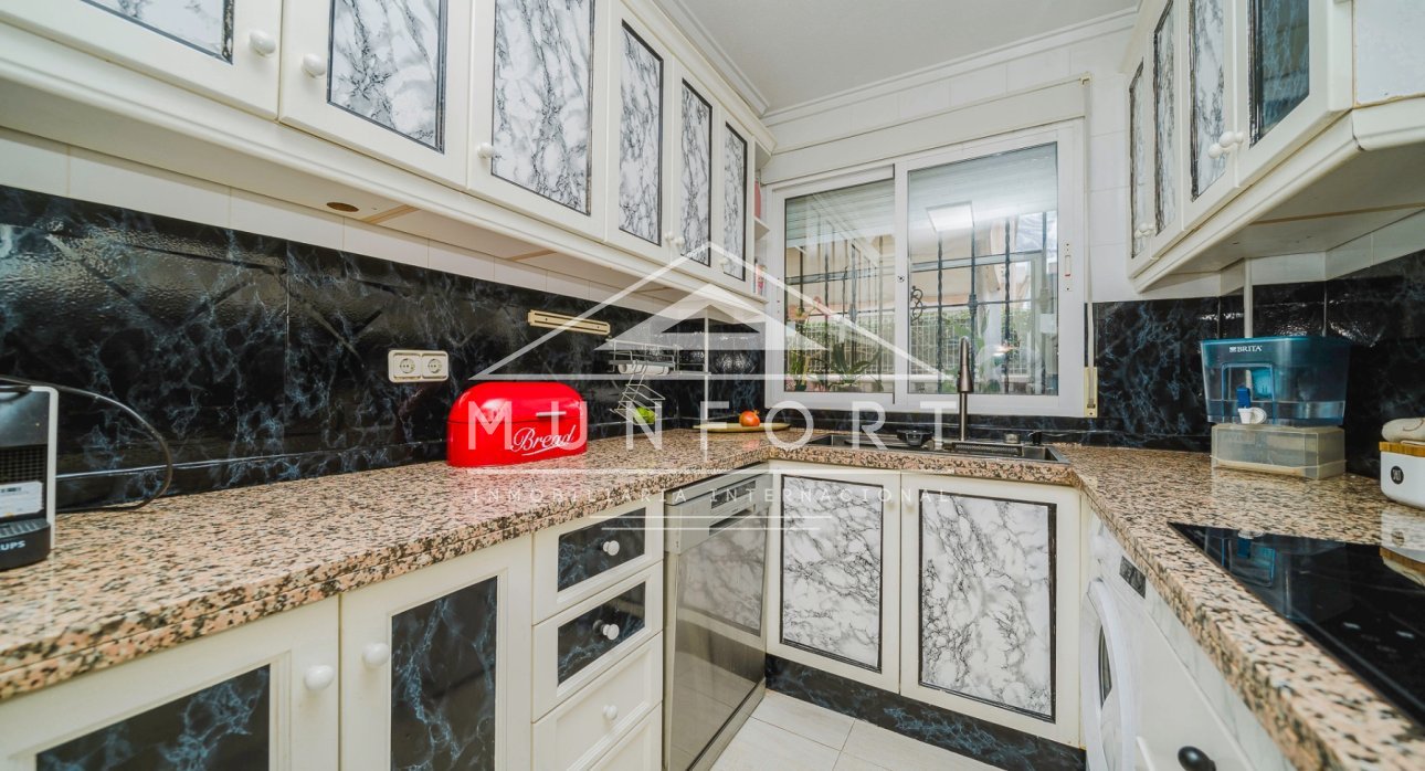 Återförsäljning - Villor -
Orihuela Costa - La Regia