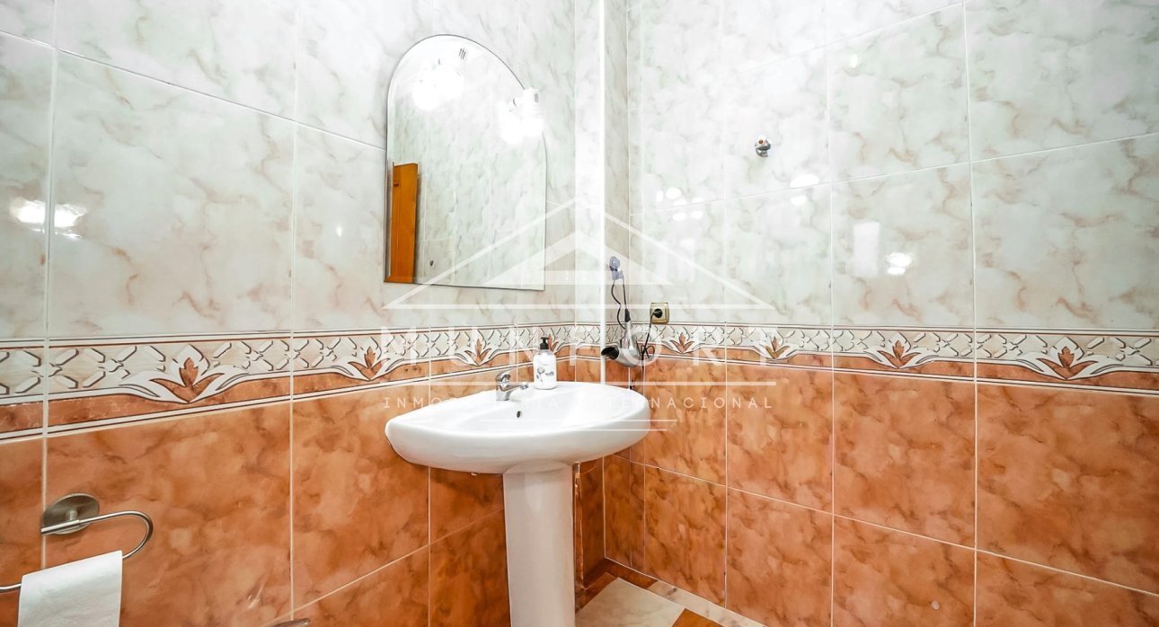 Återförsäljning - Villor -
Orihuela Costa - La Regia