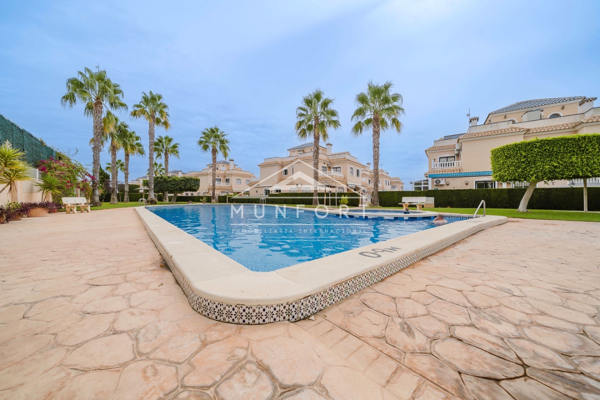 Återförsäljning - Villor -
Orihuela Costa - La Regia