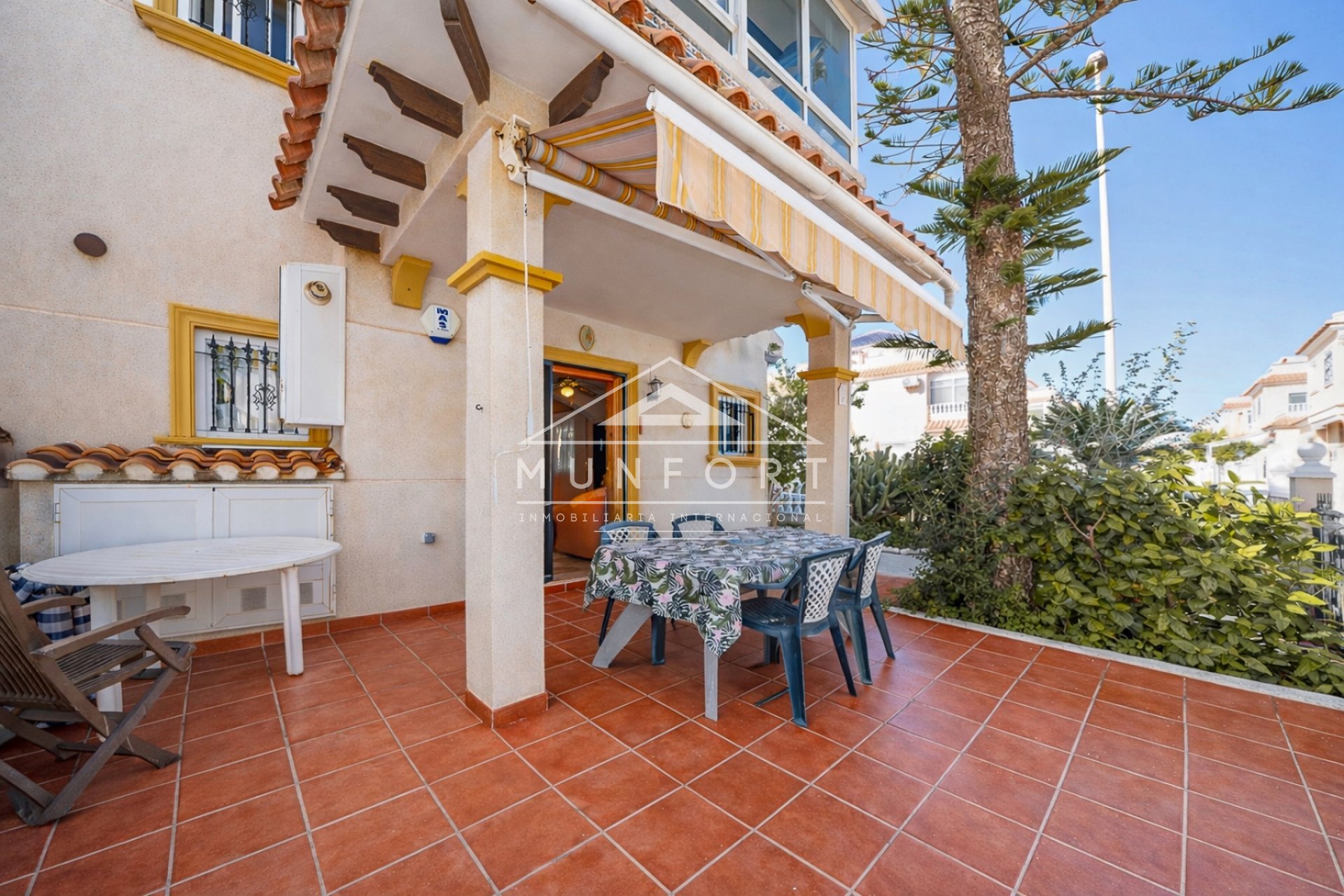 Återförsäljning - Villor -
Orihuela Costa - La Regia