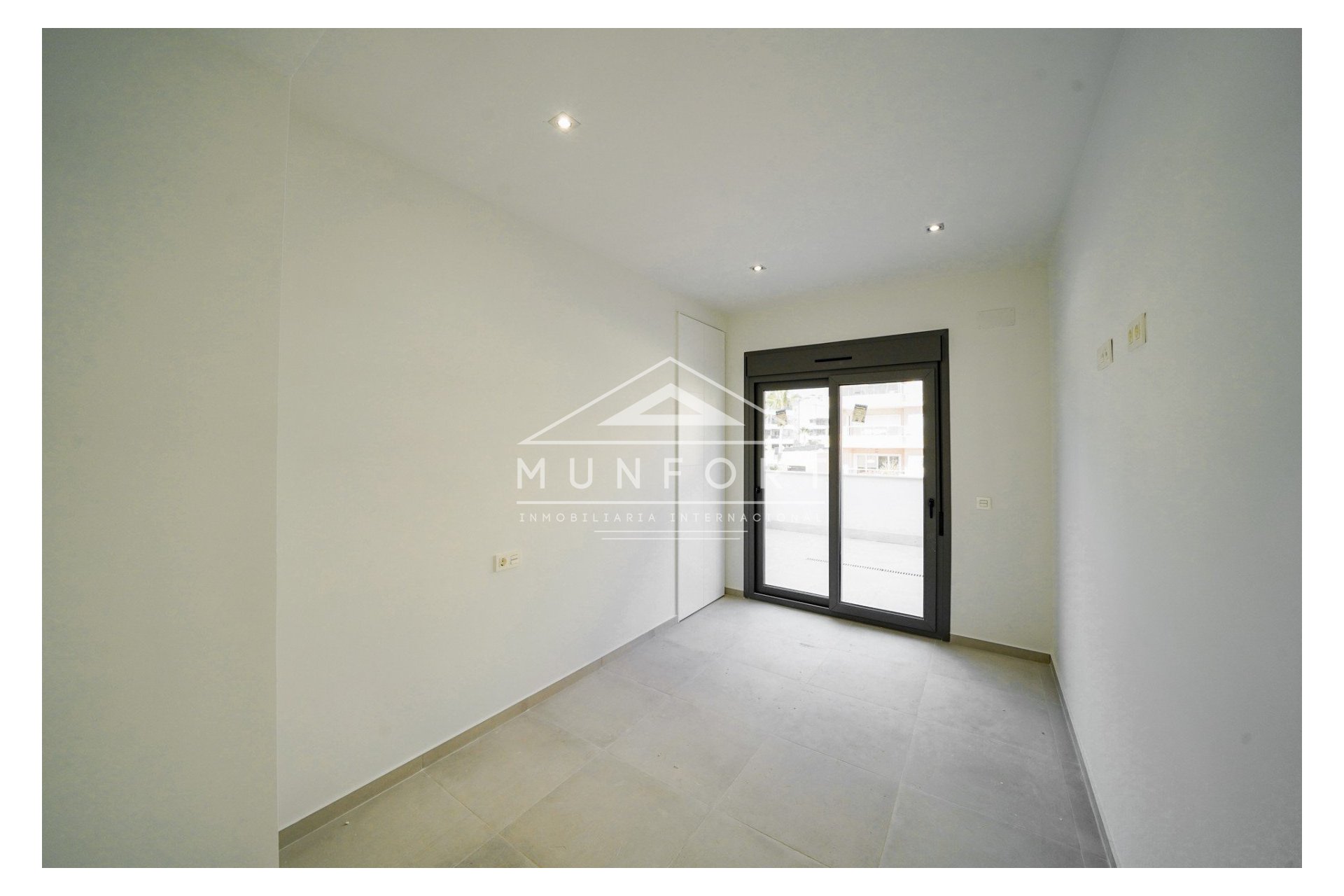 Återförsäljning - Villor -
Orihuela Costa - La Zenia