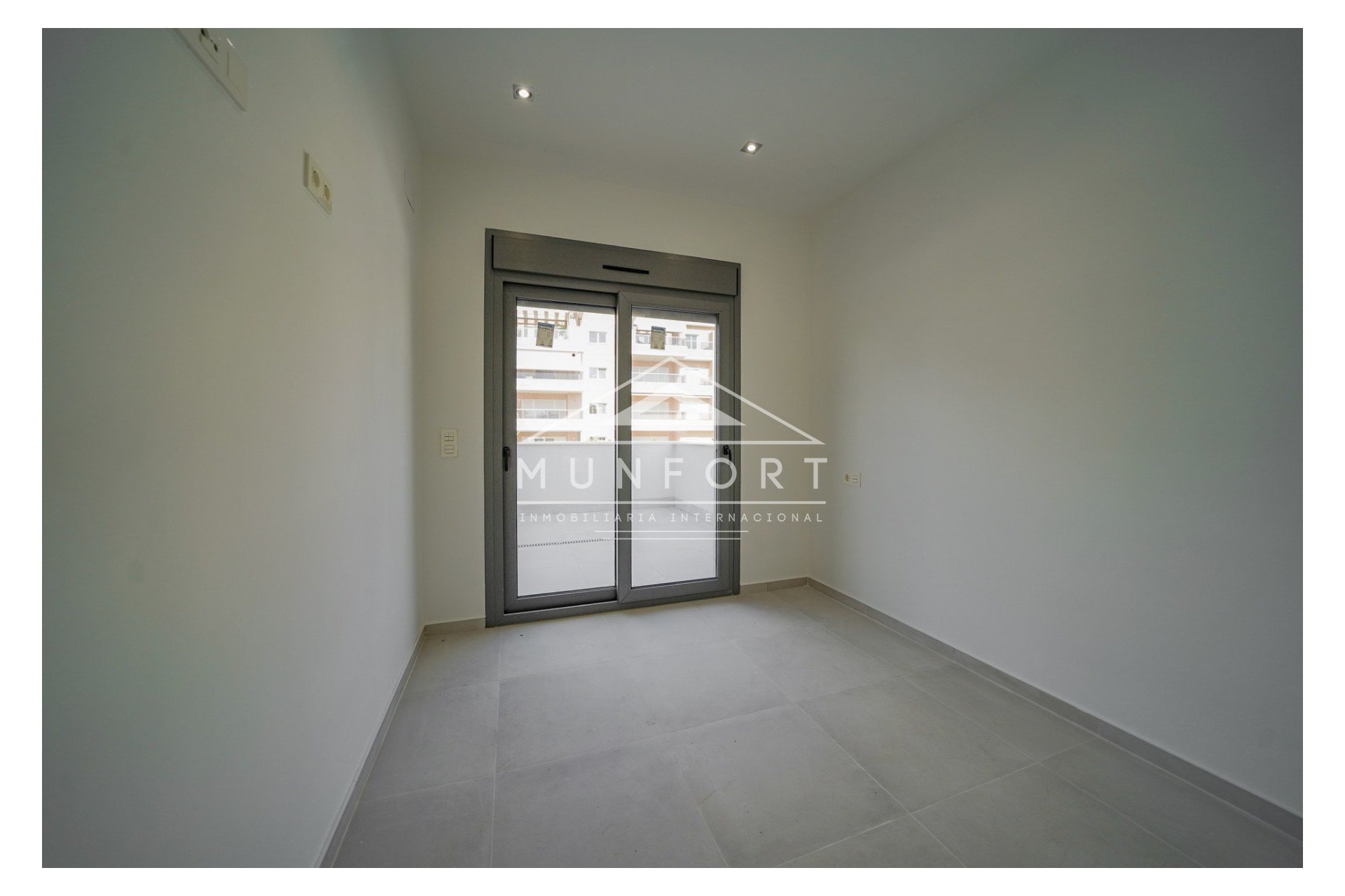 Återförsäljning - Villor -
Orihuela Costa - La Zenia