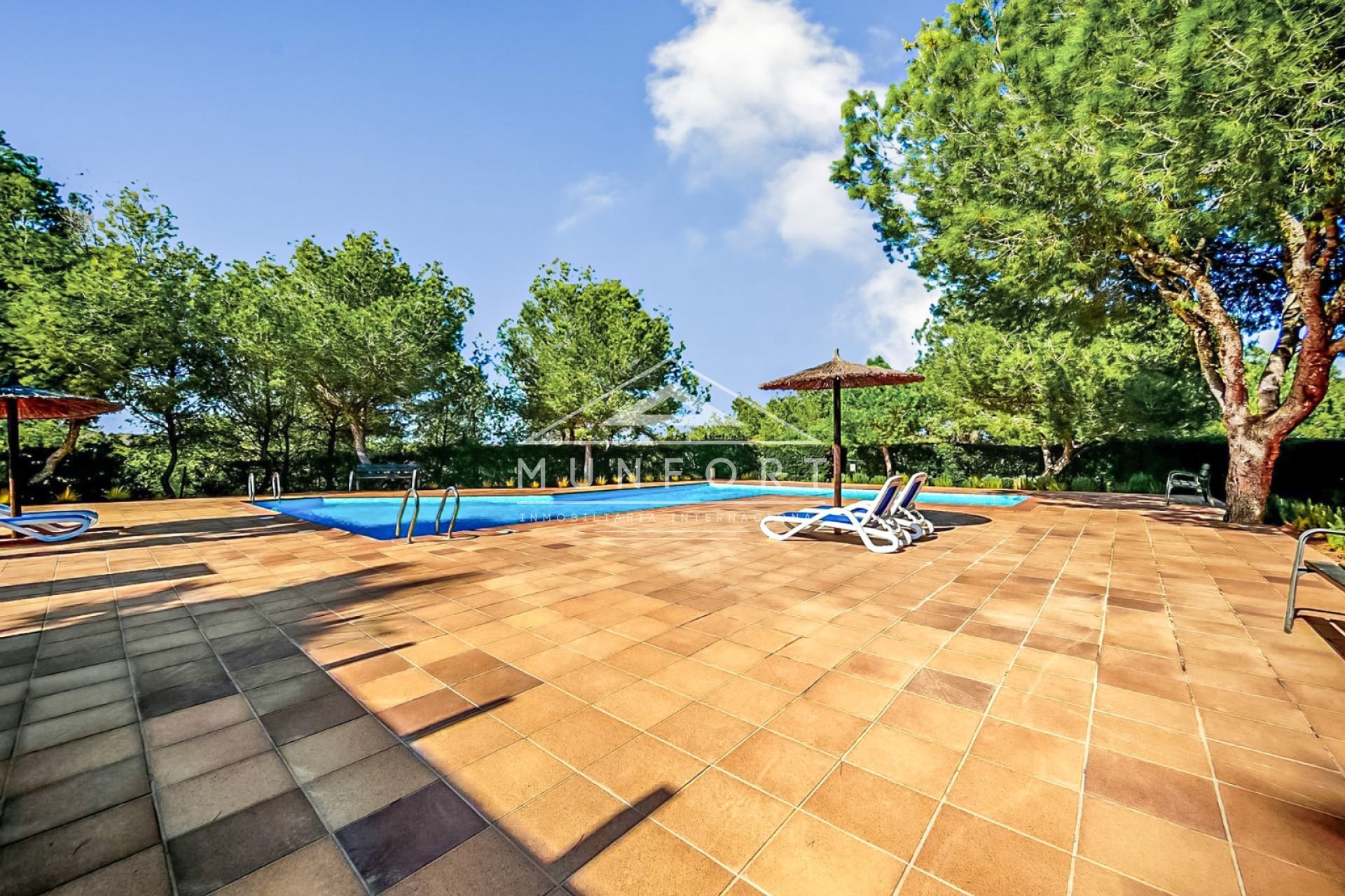 Återförsäljning - Villor -
Orihuela Costa - Las Colinas Golf