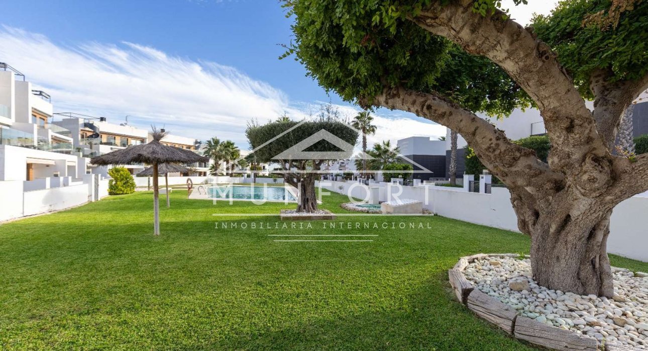 Återförsäljning - Villor -
Orihuela Costa - Los Altos de Villamartín