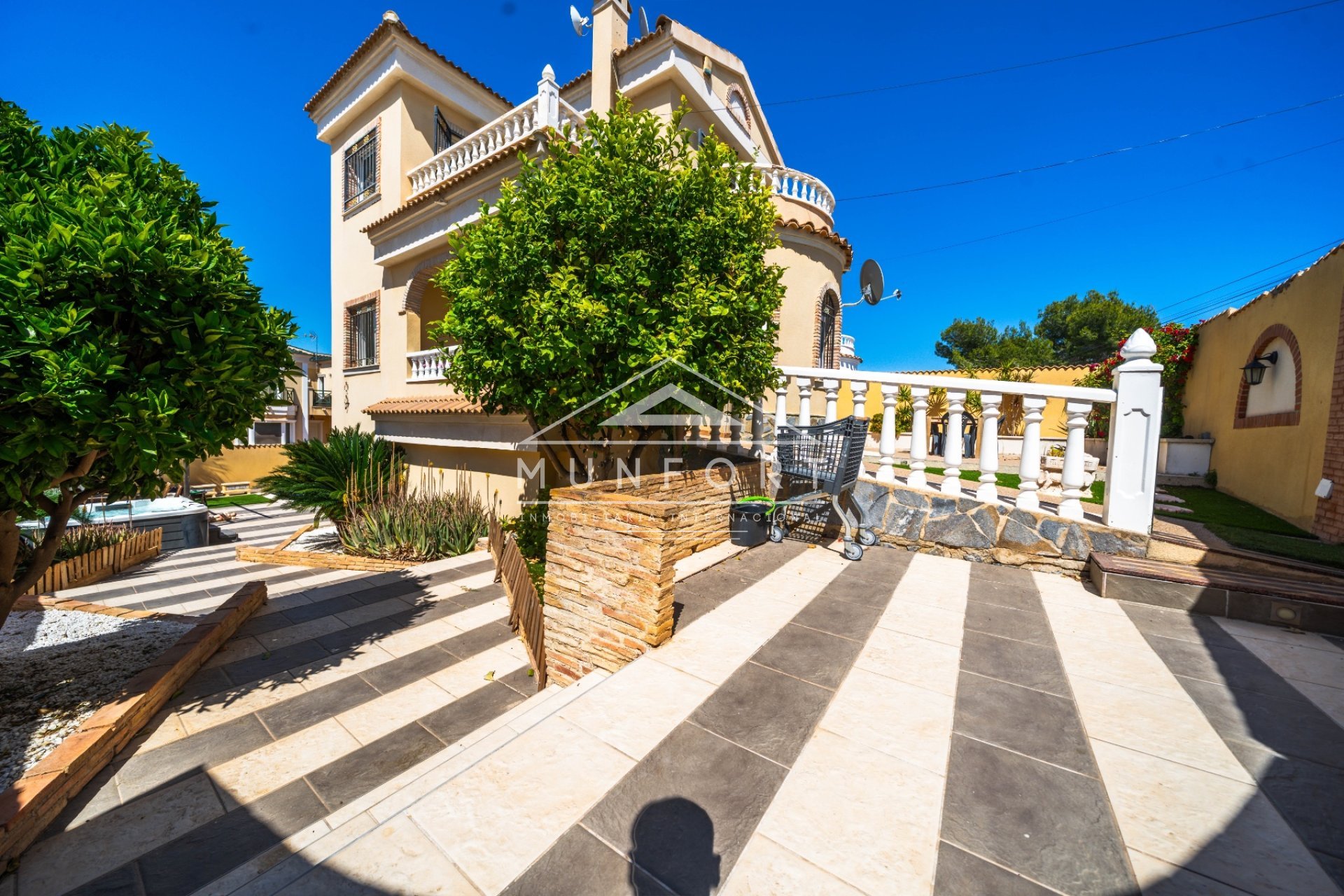 Återförsäljning - Villor -
Orihuela Costa - Villamart&iacute;n