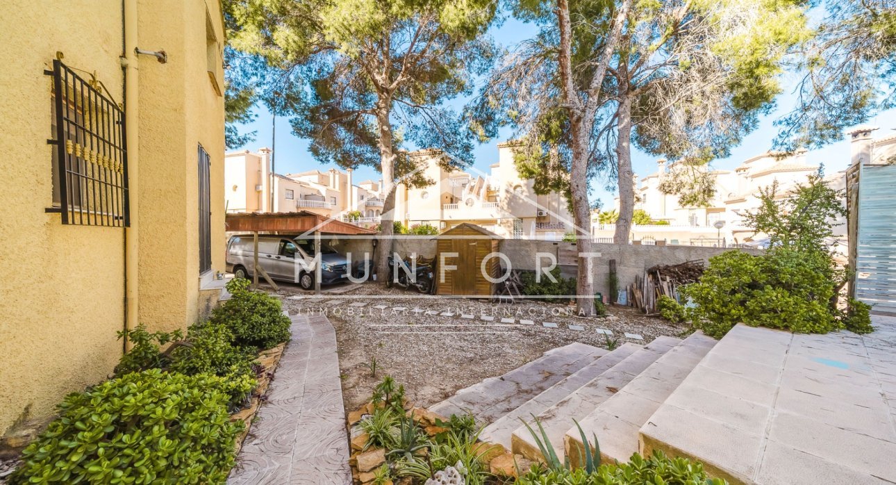 Återförsäljning - Villor -
Orihuela Costa - Villamartin