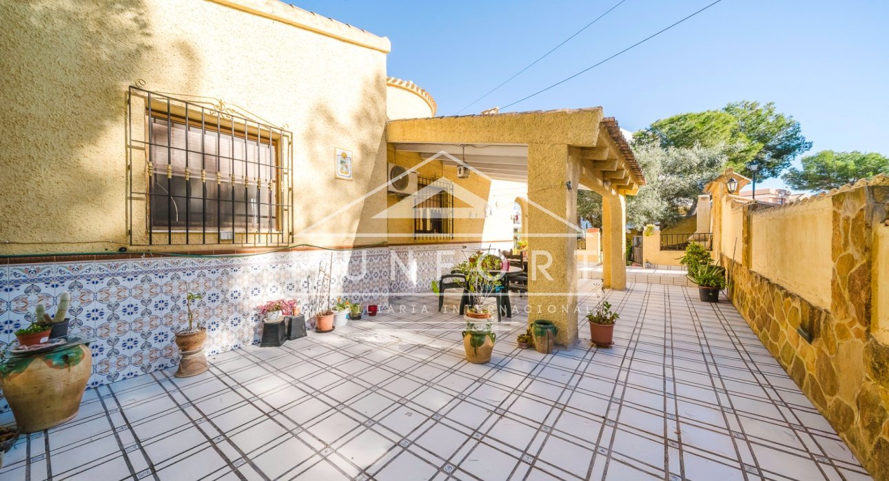 Återförsäljning - Villor -
Orihuela Costa - Villamartin