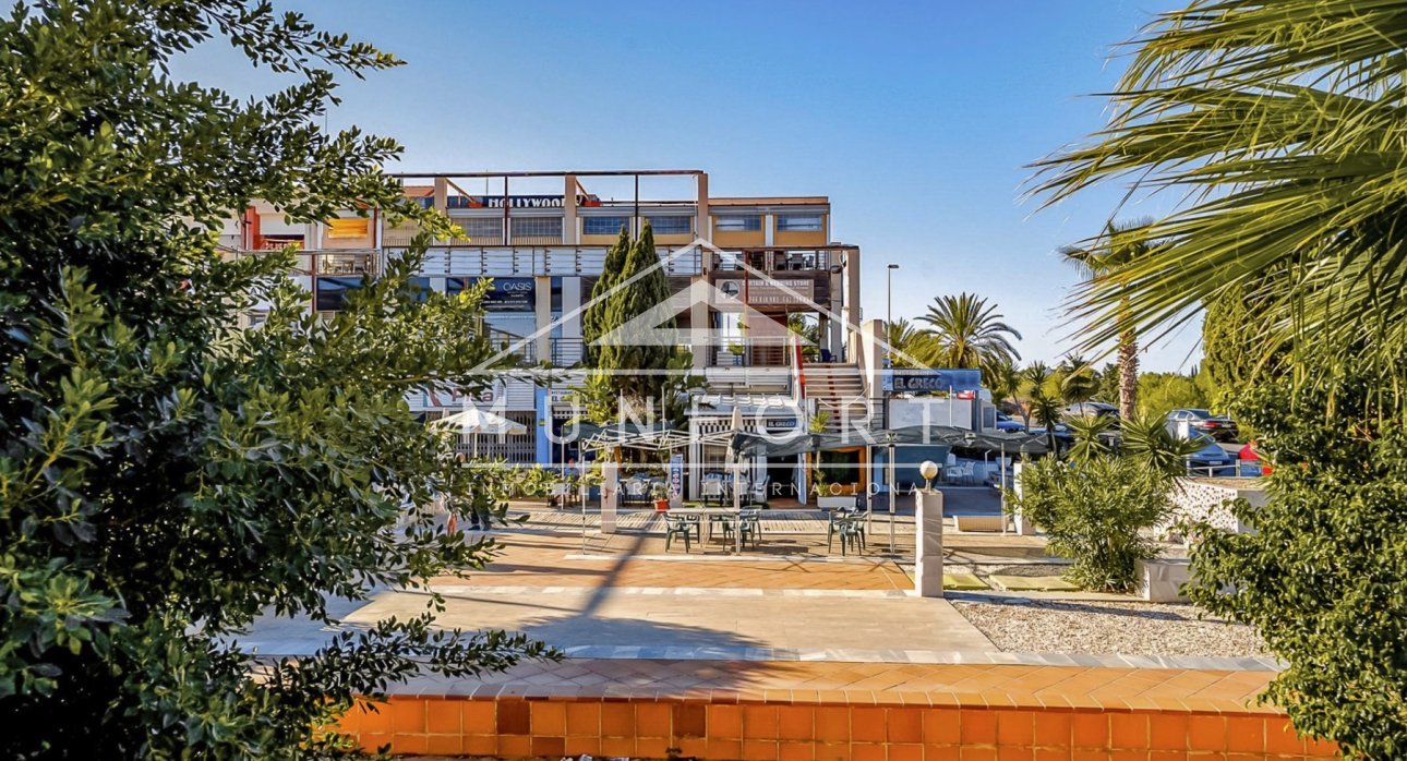 Återförsäljning - Villor -
Orihuela Costa - Villamartin