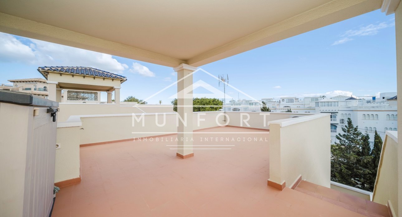 Återförsäljning - Villor -
Orihuela Costa - Villamartin