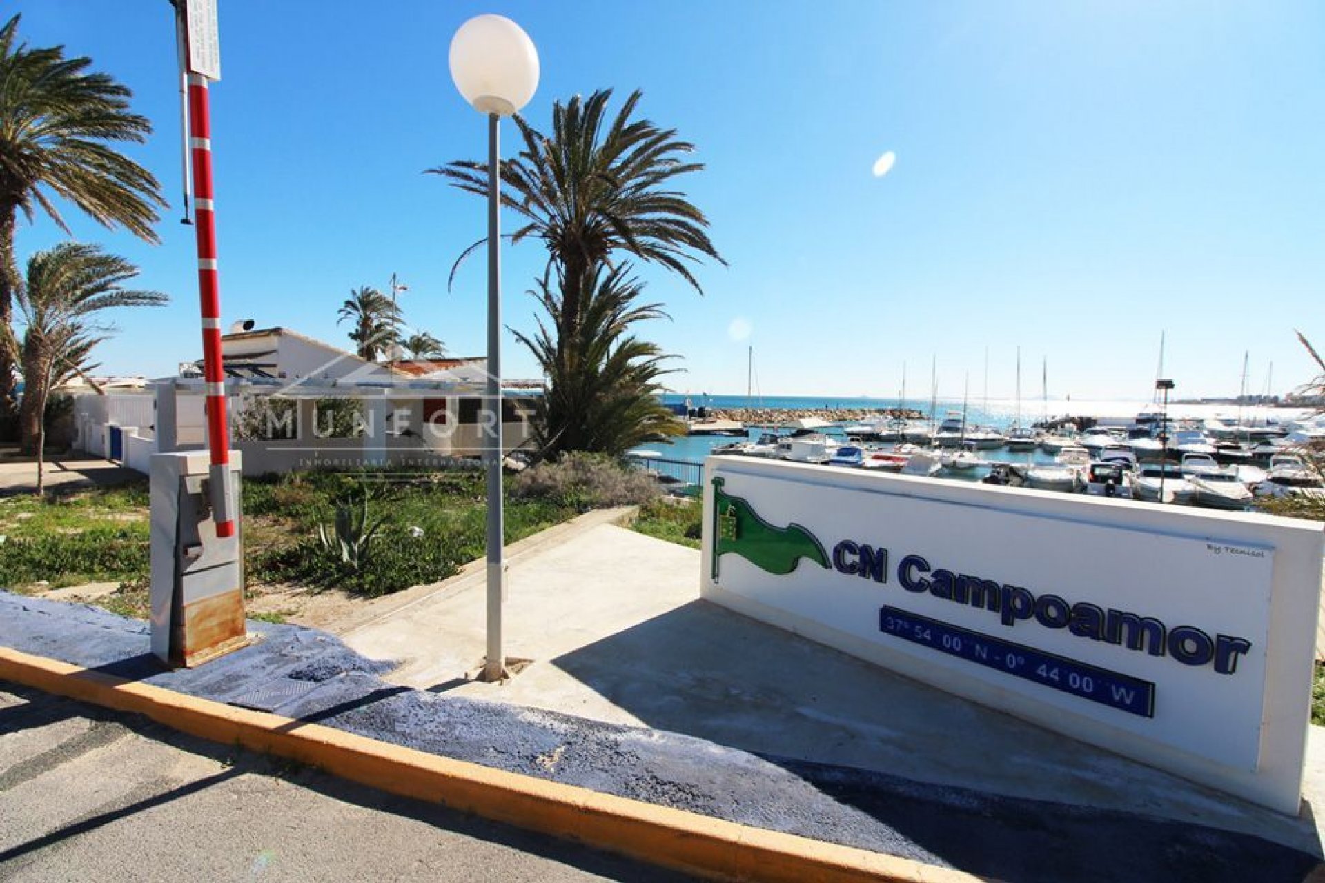 Återförsäljning - Villor -
Orihuela Costa