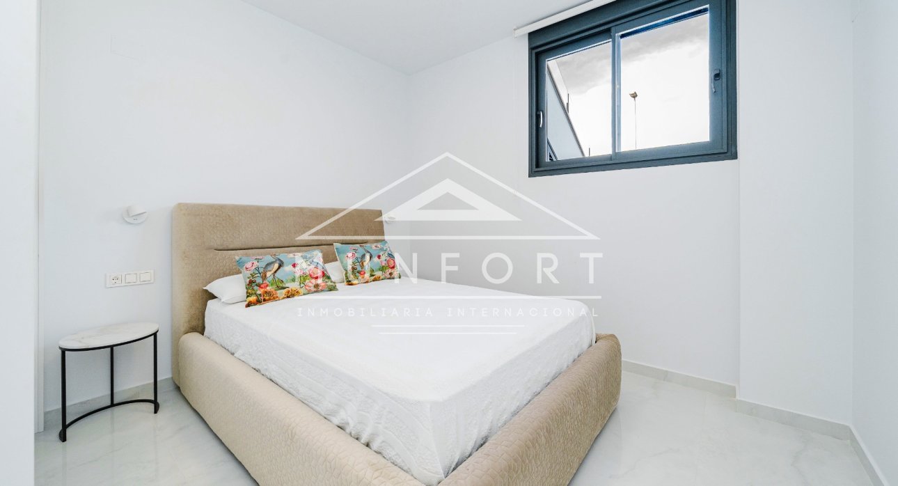 Återförsäljning - Villor -
Orihuela Costa