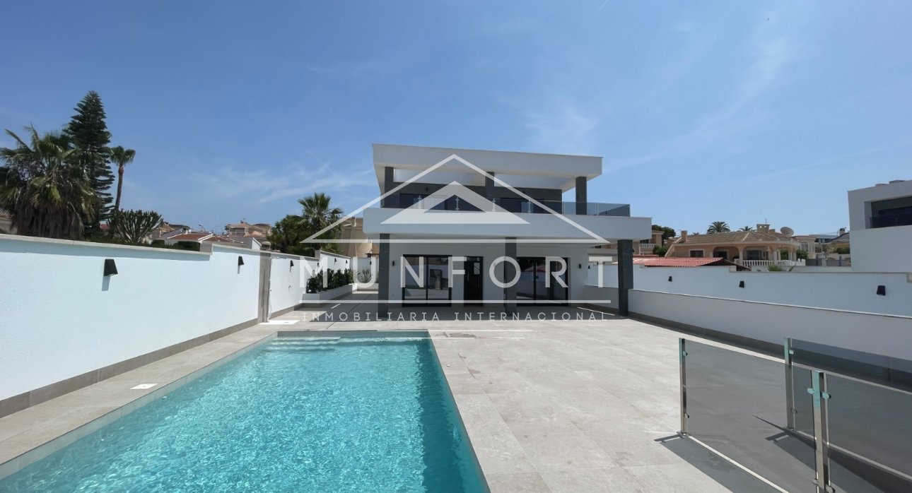 Återförsäljning - Villor -
Rojales - Ciudad Quesada