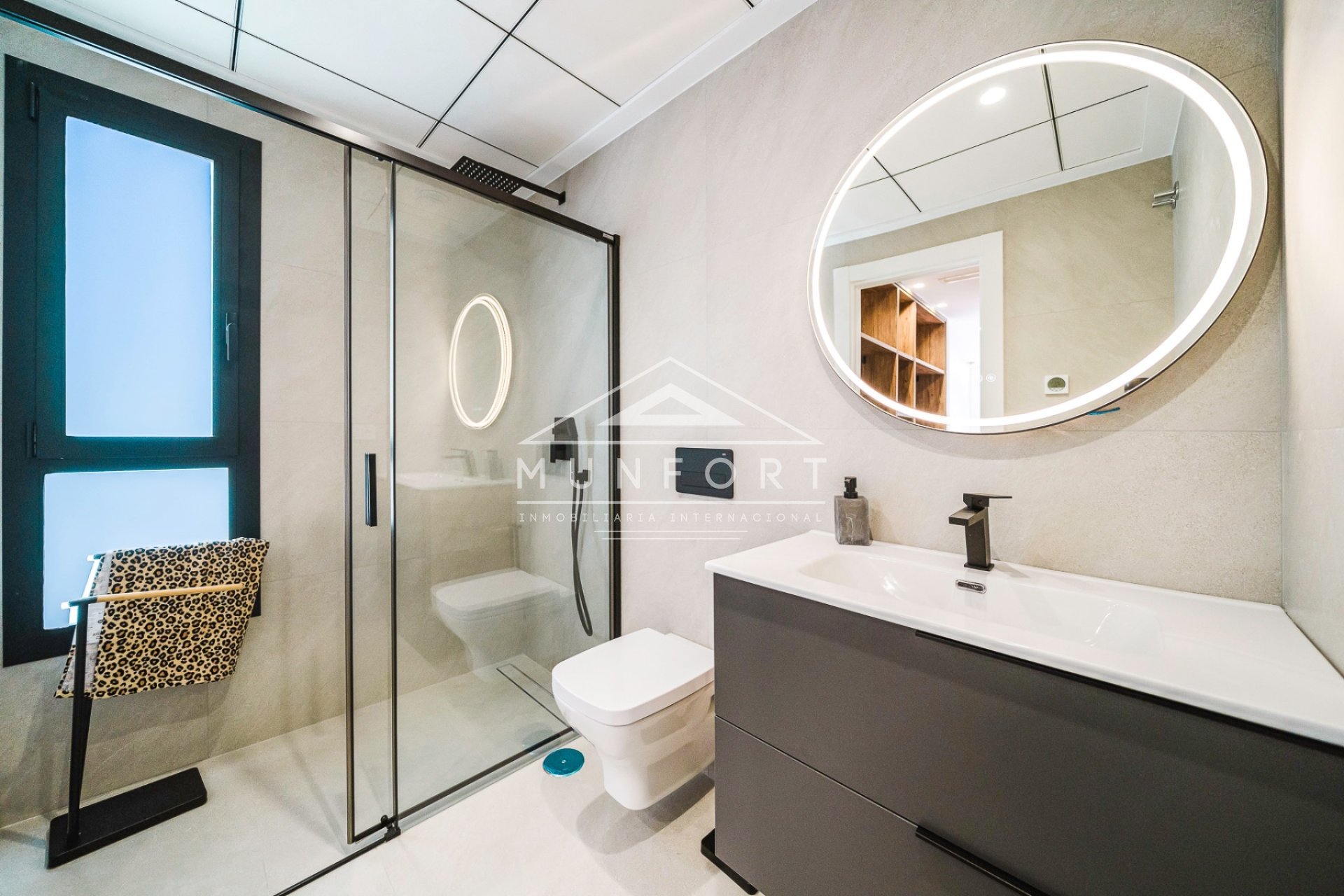 Återförsäljning - Villor -
Rojales