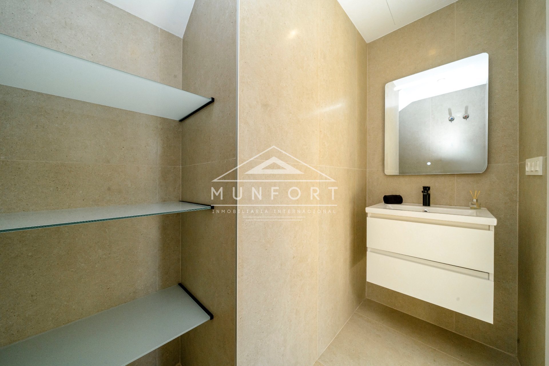 Återförsäljning - Villor -
Rojales