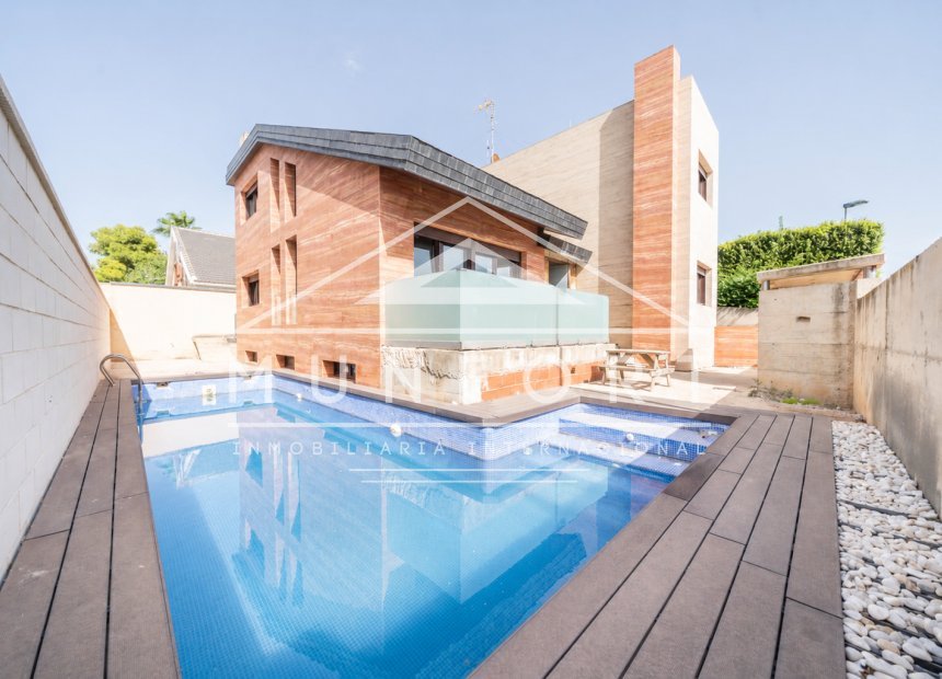 Återförsäljning - Villor -
San Javier