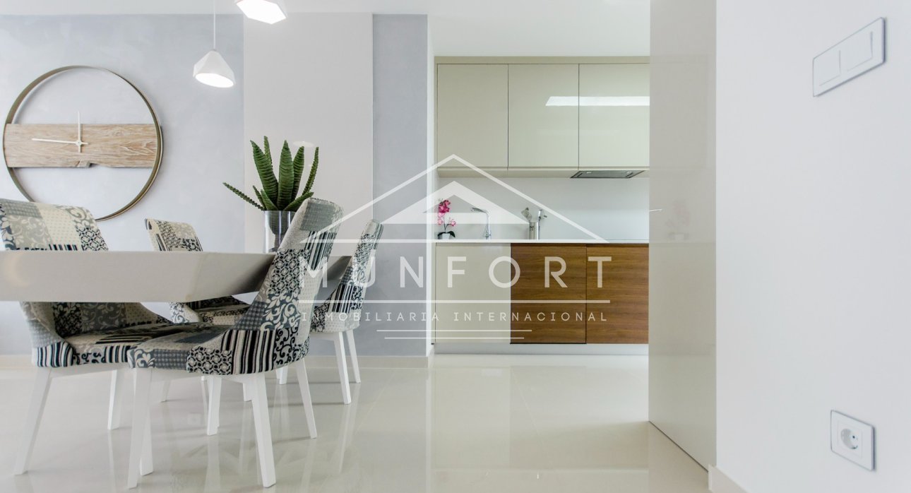 Återförsäljning - Villor -
San Miguel de Salinas