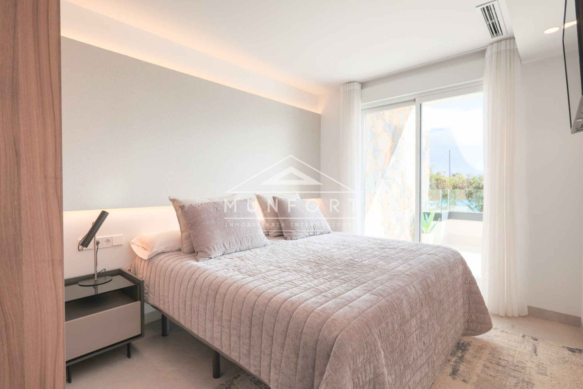 Återförsäljning - Villor -
Torre-Pacheco - Santa Rosal&iacute;a Lake and Life Resort