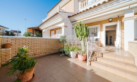 Casas Adosadas - Segunda mano -
            Los Narejos - MT562