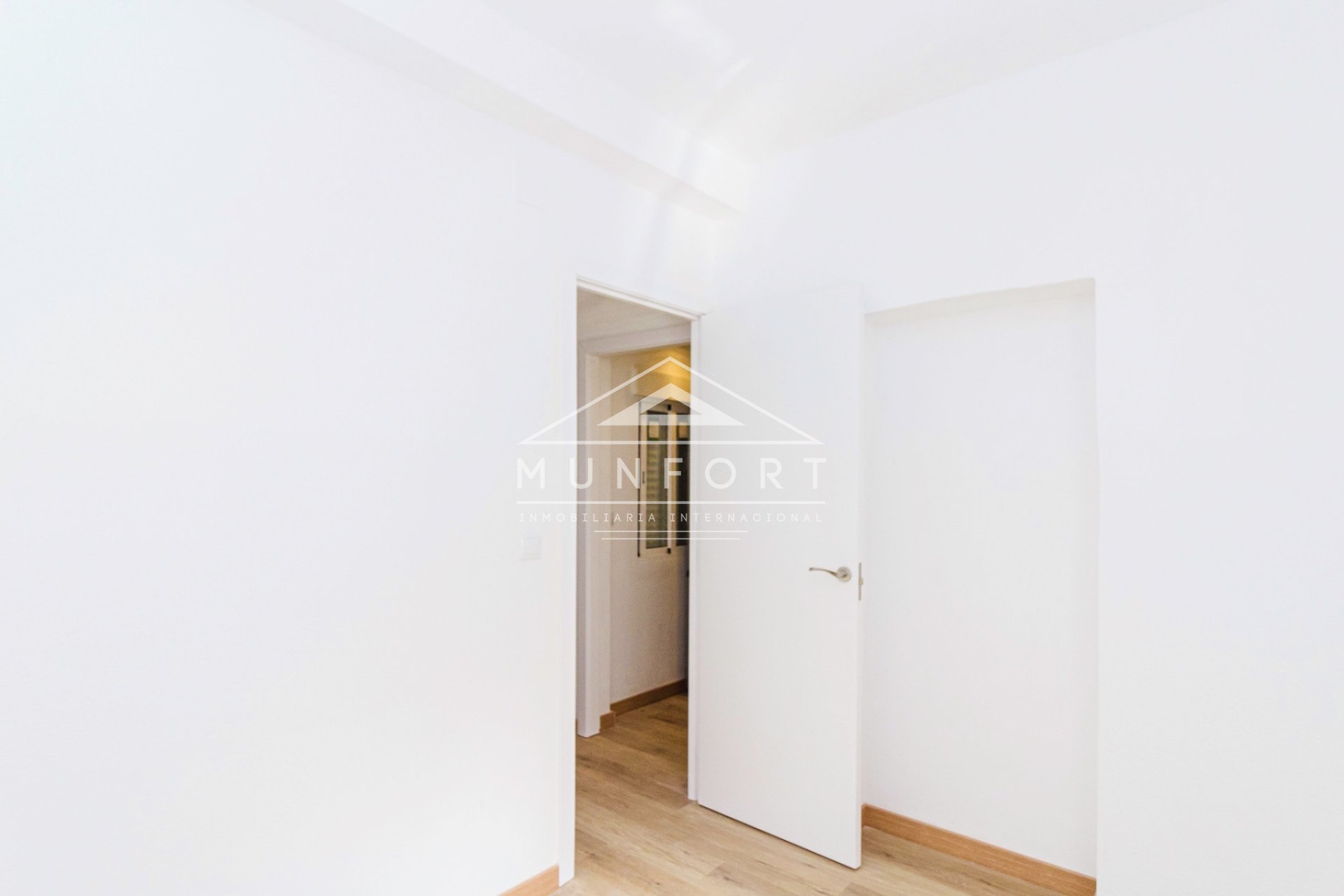 Herverkoop - Appartementen -
Los Nietos