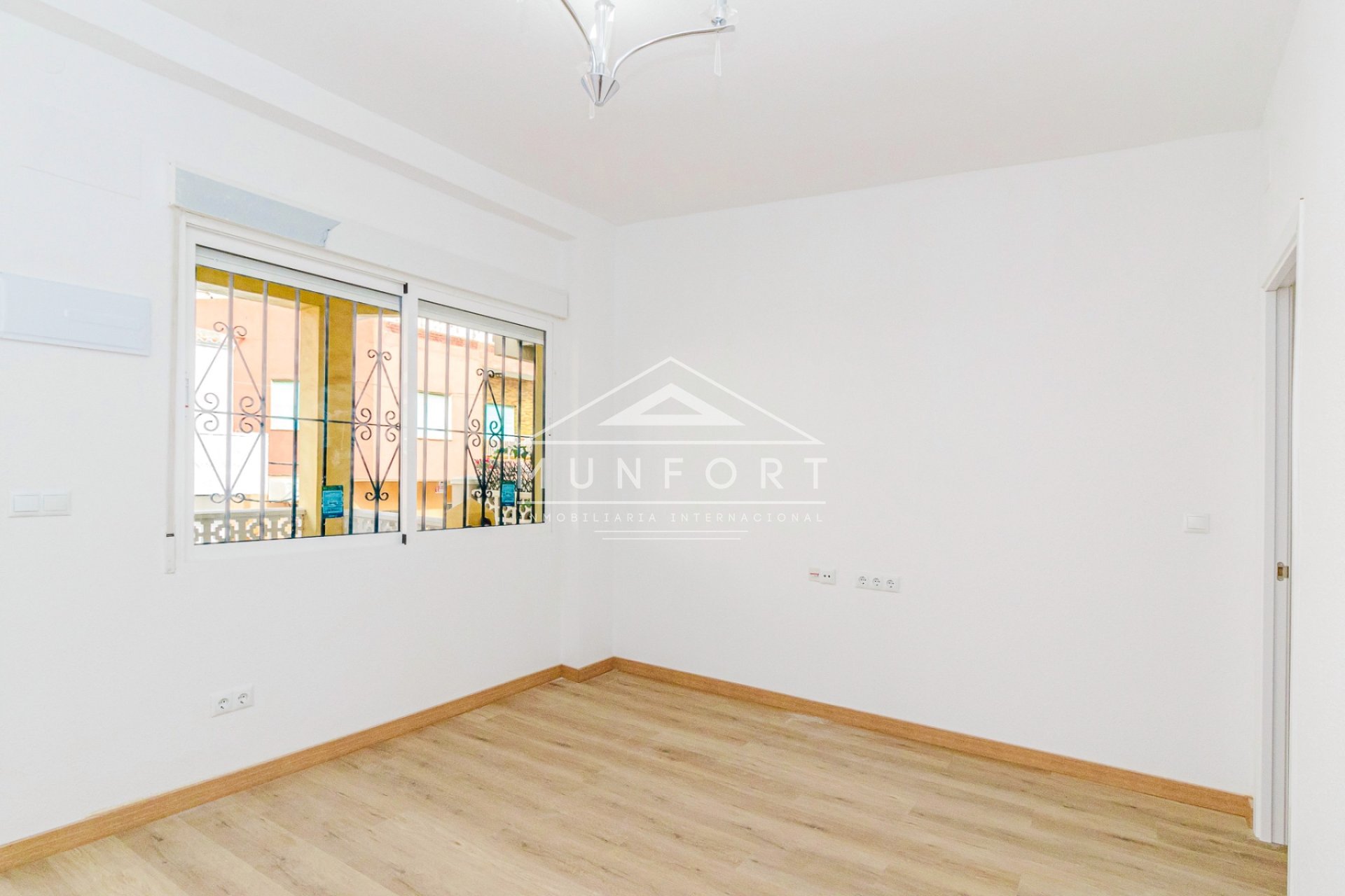 Herverkoop - Appartementen -
Los Nietos