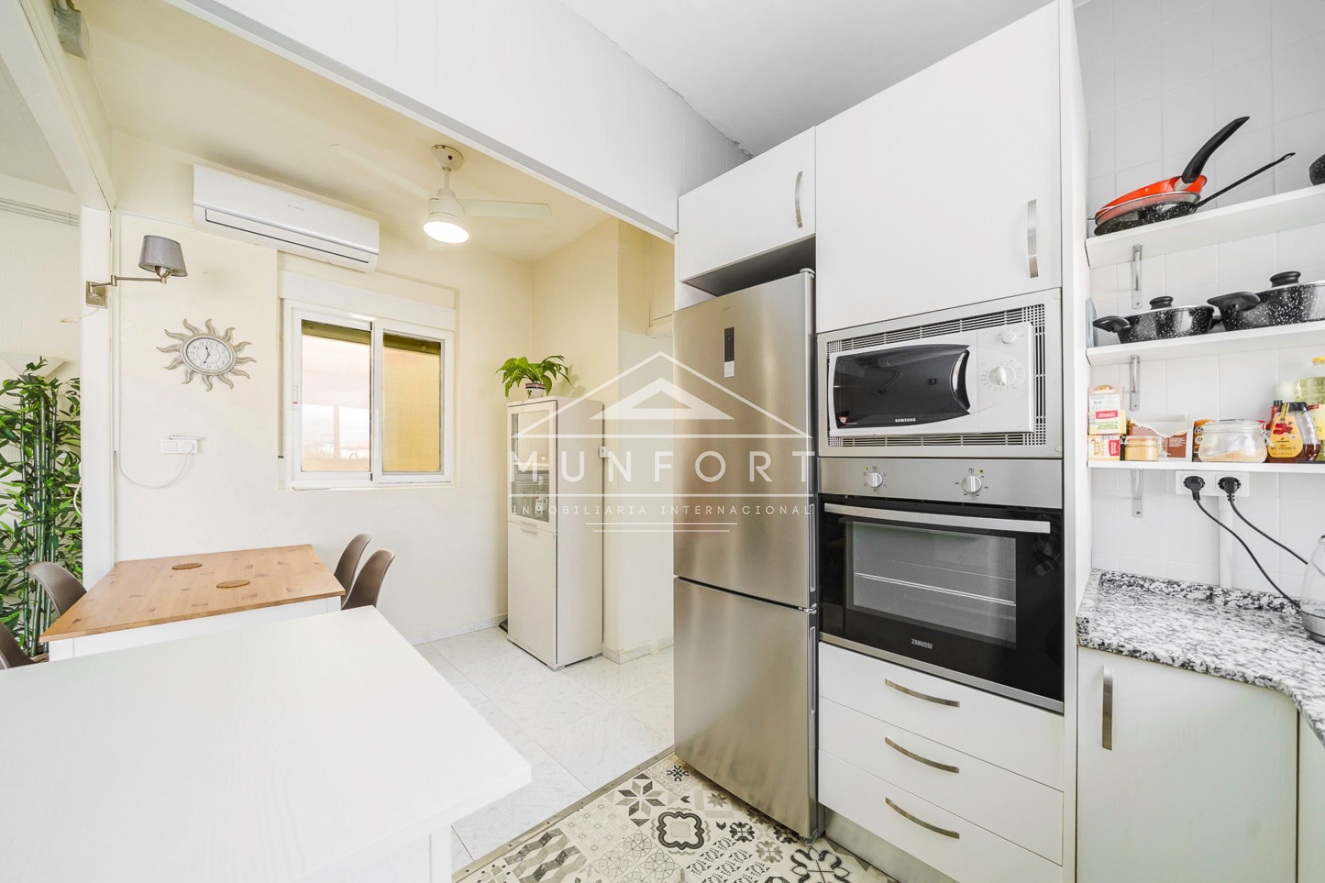 Herverkoop - Appartementen -
Los Urrutias