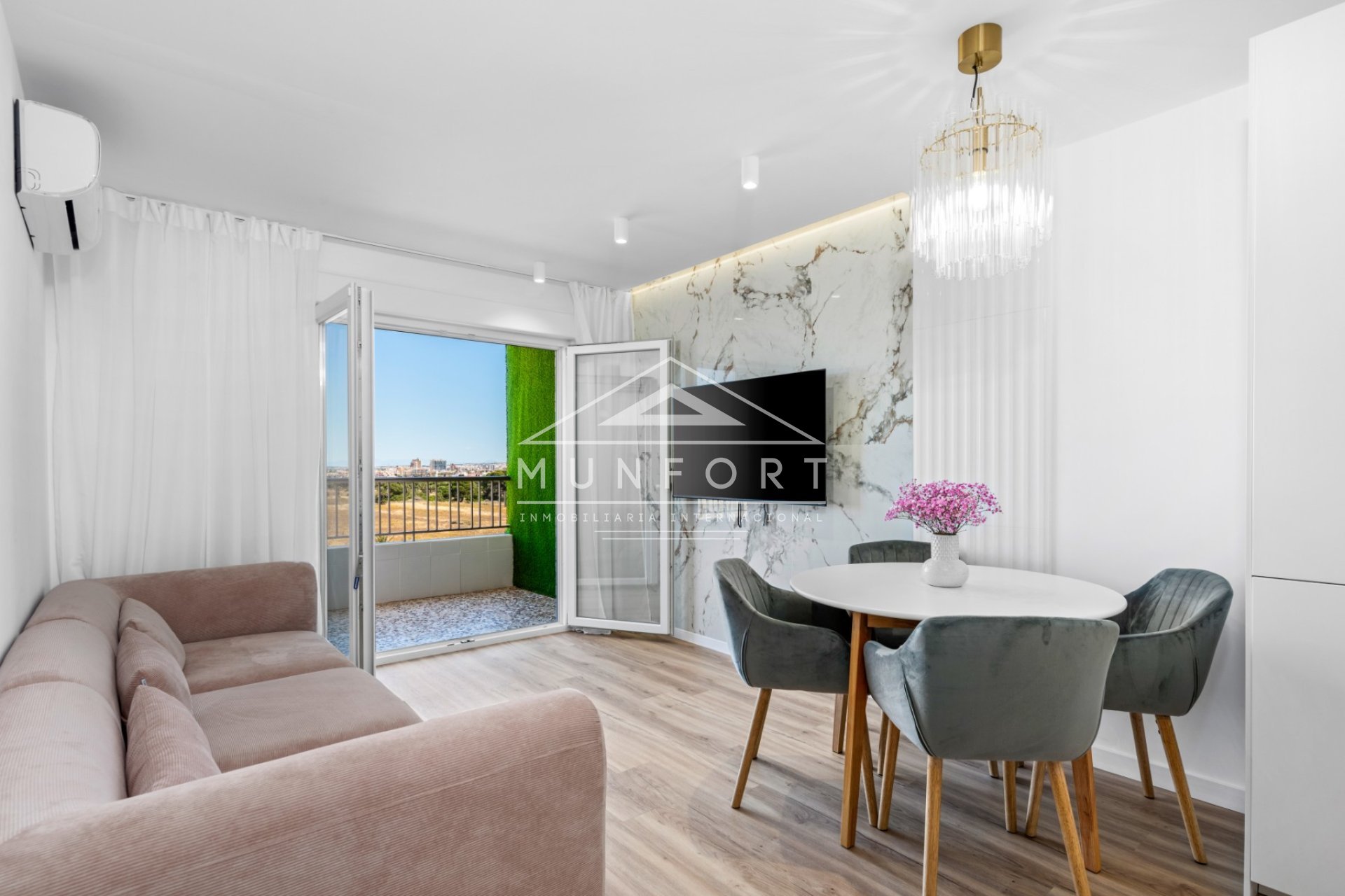 Herverkoop - Appartementen -
Orihuela Costa - Punta Prima