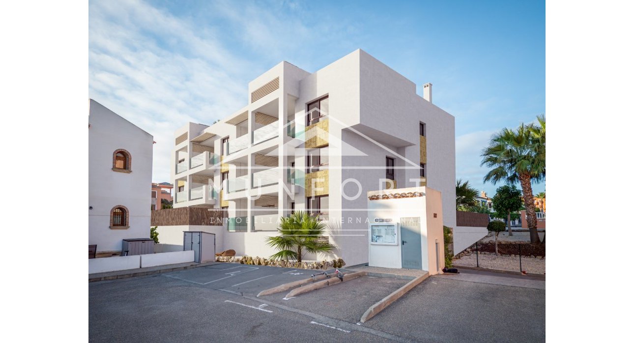 Herverkoop - Appartementen -
Orihuela Costa - Villamartin