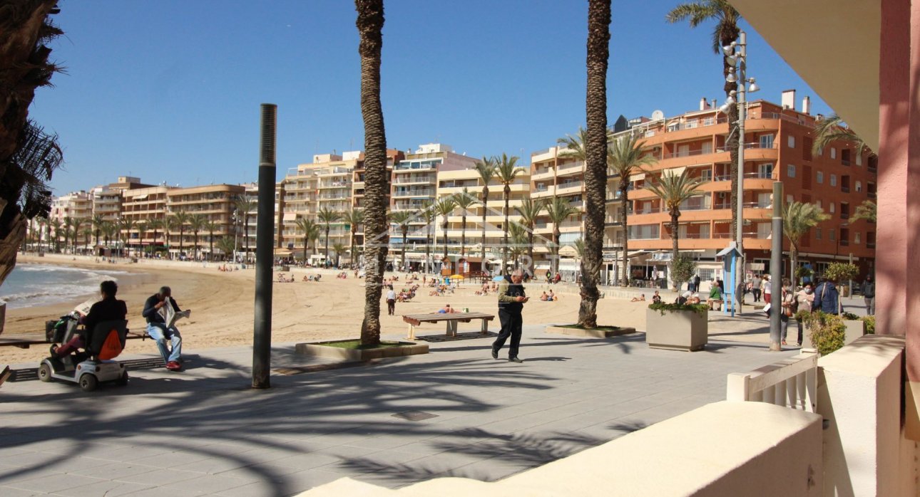 Herverkoop - Appartementen -
Torrevieja - Playa del Cura