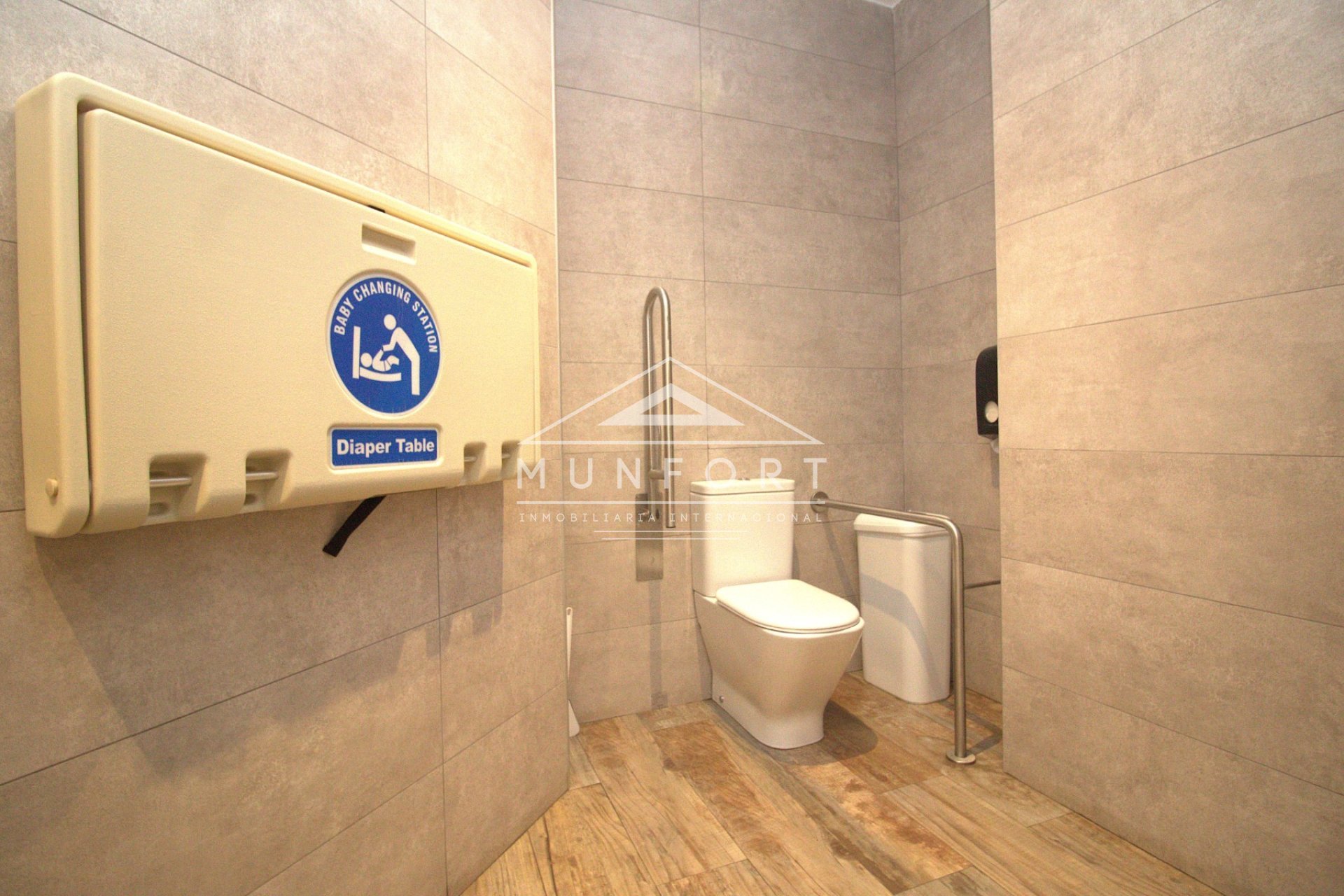 Herverkoop - Commerciële panden -
Alcázares, Los - Hotel 525 - Los Alcázares