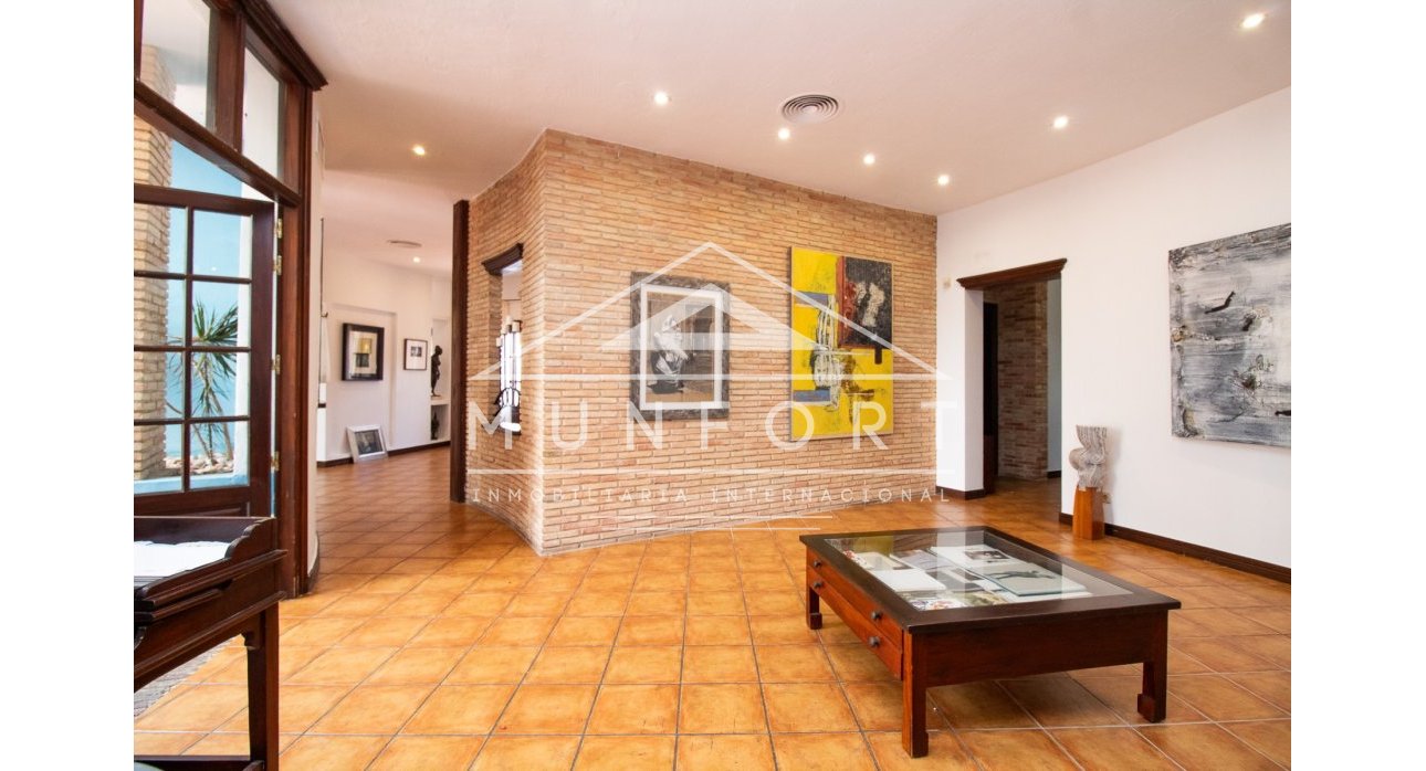 Herverkoop - Commerciële panden -
Orihuela Costa - Dehesa de Campoamor