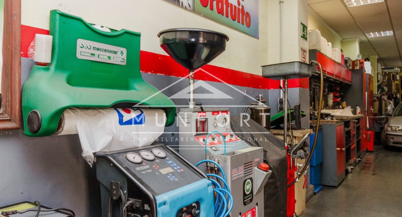 Herverkoop - Commerciële panden -
Torrevieja - Centro - Torrevieja