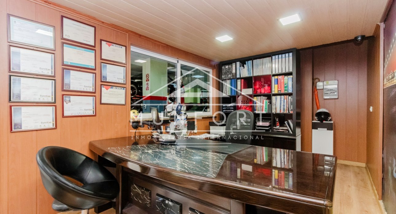 Herverkoop - Commerciële panden -
Torrevieja - Centro - Torrevieja