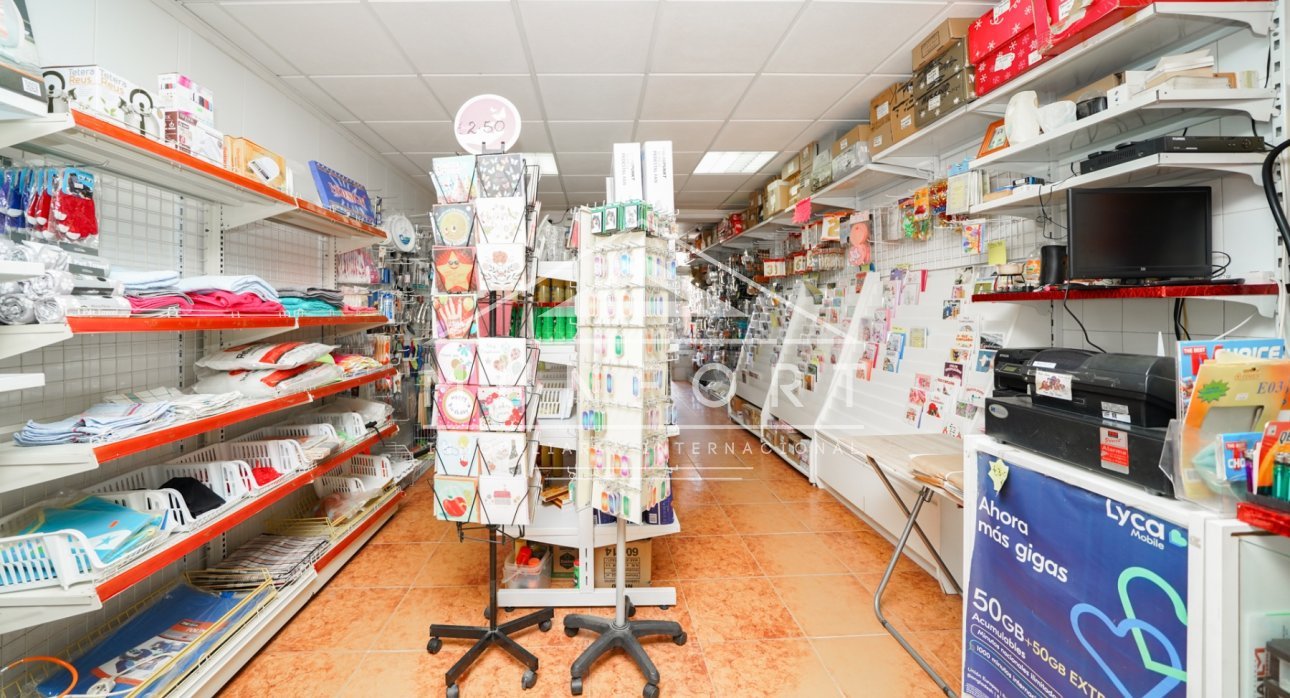 Herverkoop - Commerciële panden -
Torrevieja - El Salado - Torrevieja