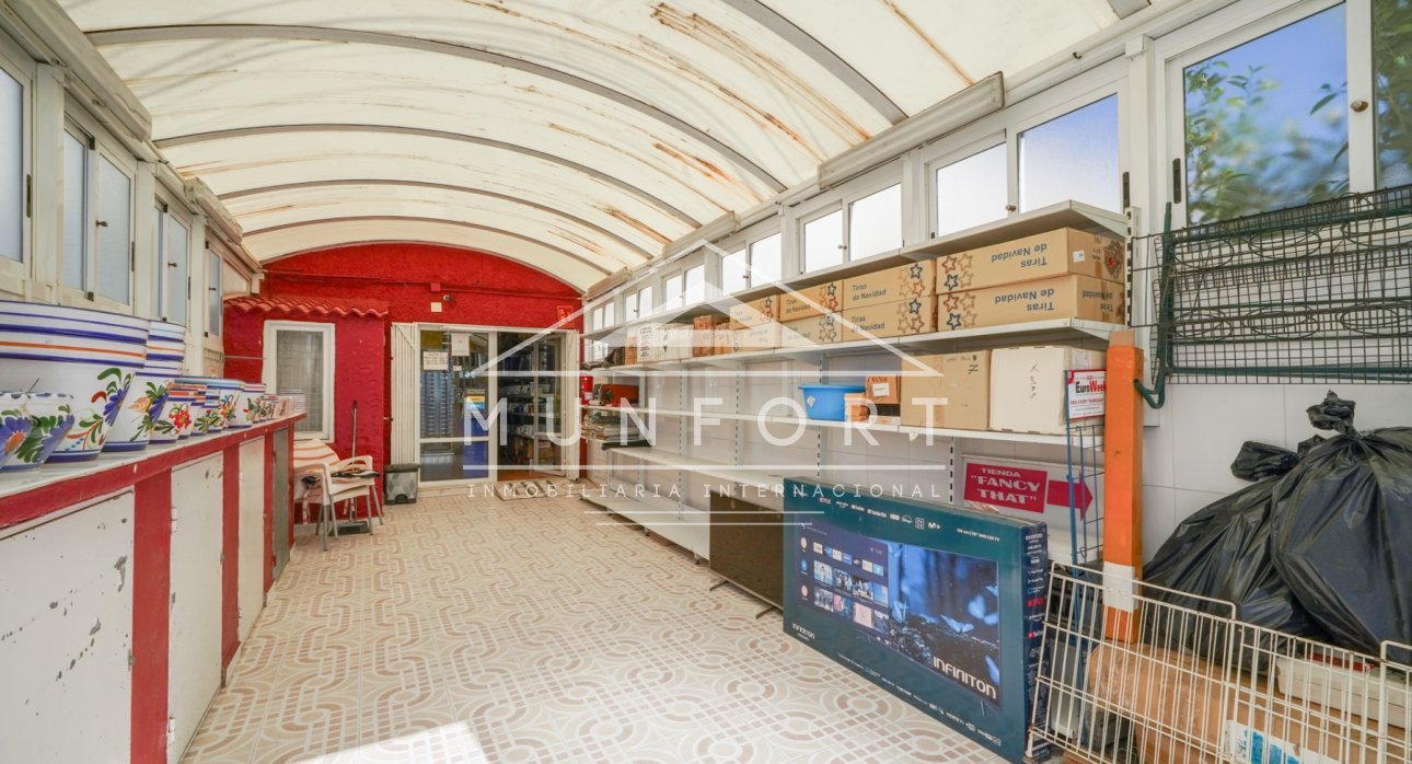 Herverkoop - Commerciële panden -
Torrevieja - El Salado - Torrevieja