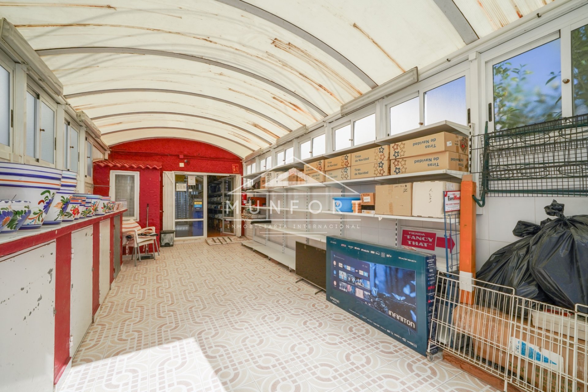 Herverkoop - Commerciële panden -
Torrevieja - El Salado - Torrevieja