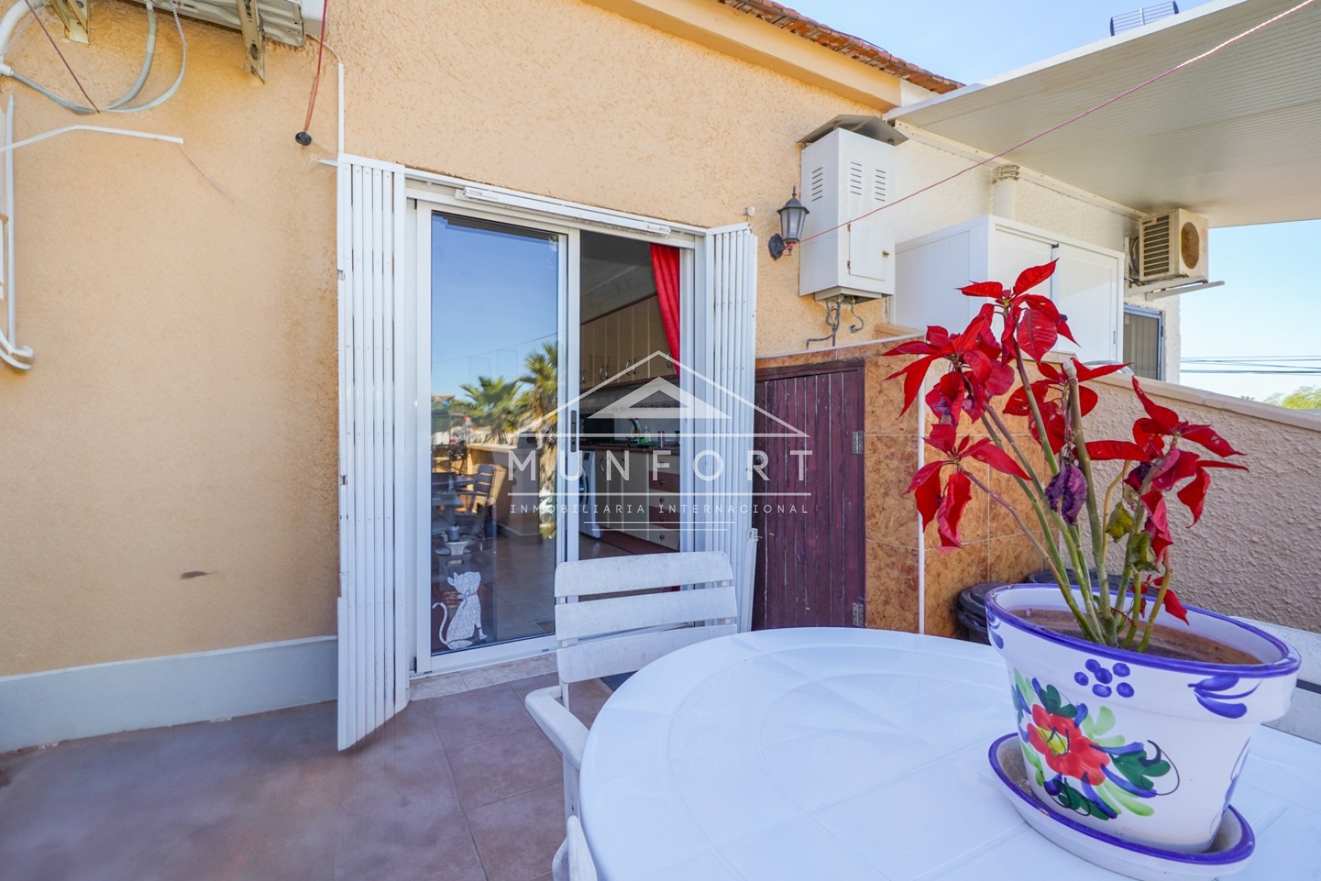 Herverkoop - Commerciële panden -
Torrevieja - El Salado - Torrevieja