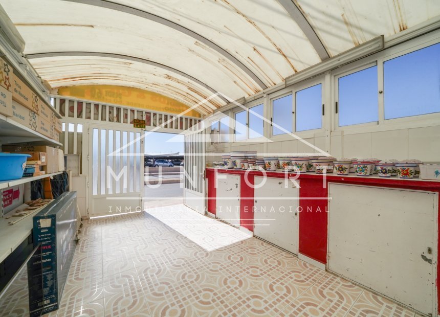 Herverkoop - Commerciële panden -
Torrevieja - El Salado - Torrevieja