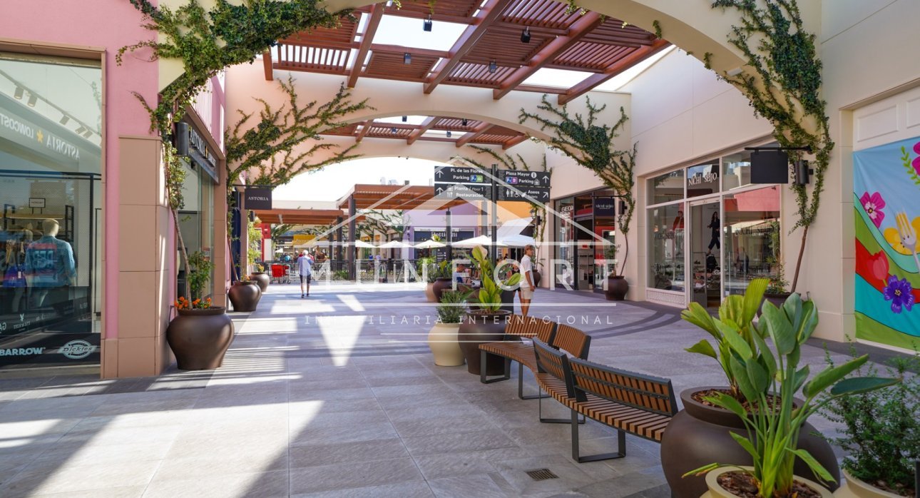 Herverkoop - Garages -
Orihuela Costa - La Zenia