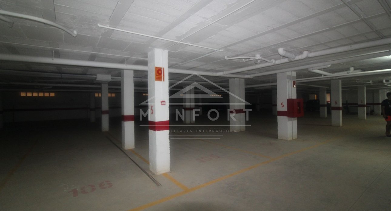 Herverkoop - Garages -
Orihuela Costa - ZENIAMAR