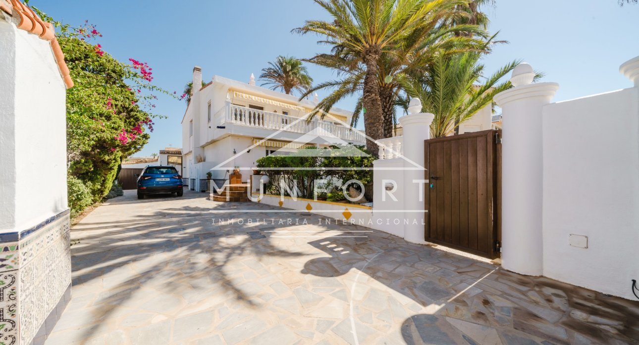 Herverkoop - Gebouw -
Cartagena - La Manga