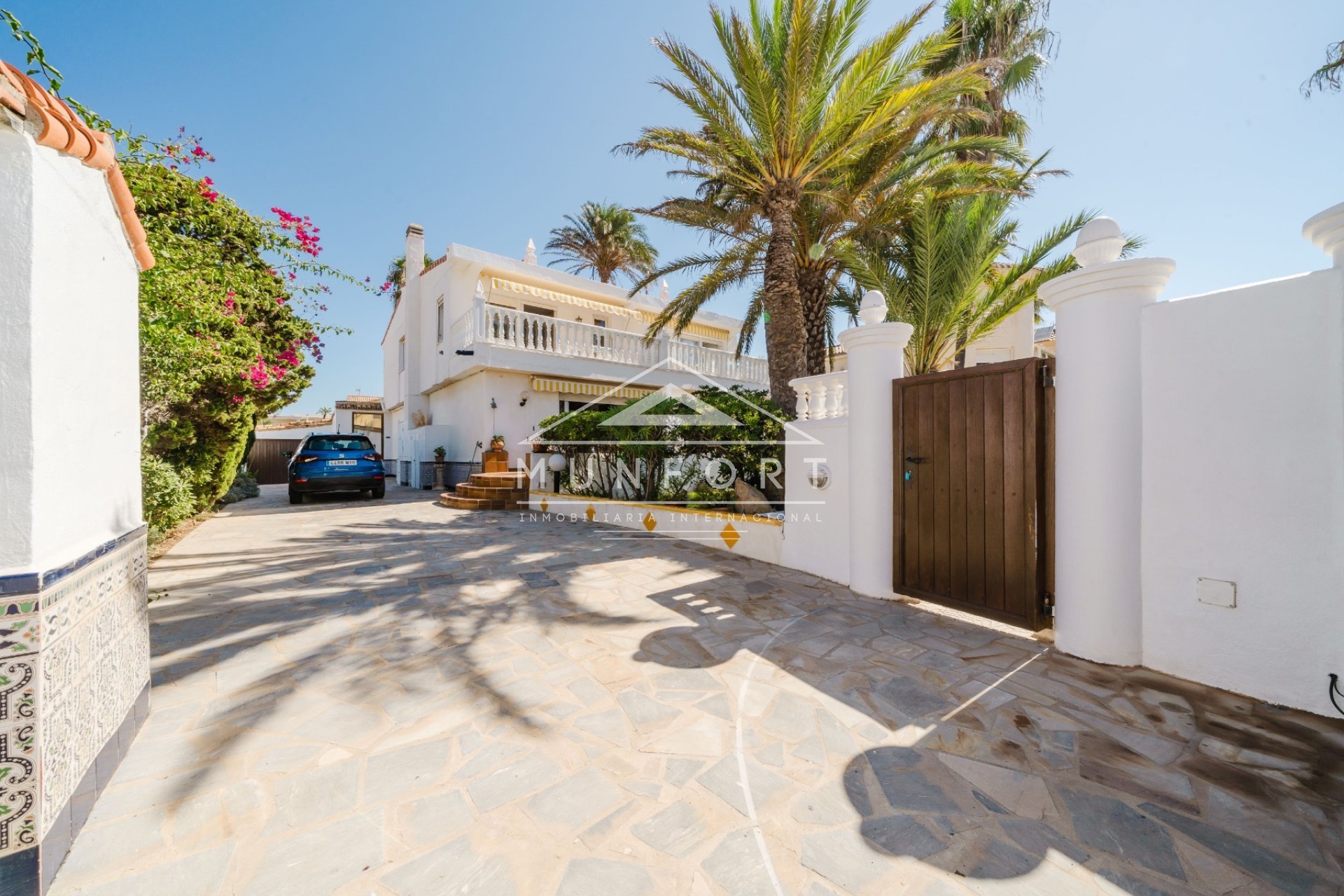 Herverkoop - Gebouw -
Cartagena - La Manga