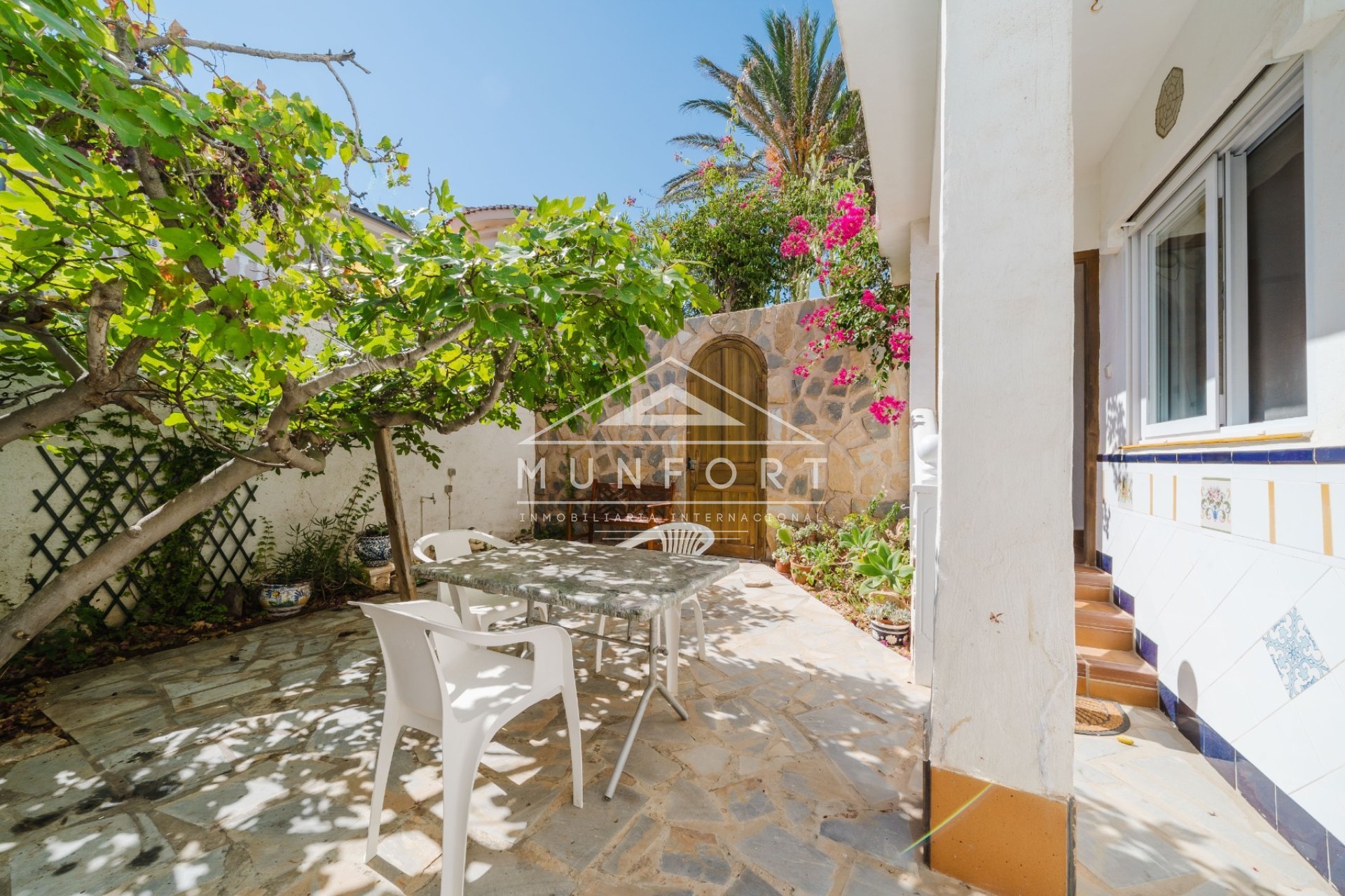 Herverkoop - Gebouw -
Cartagena - La Manga