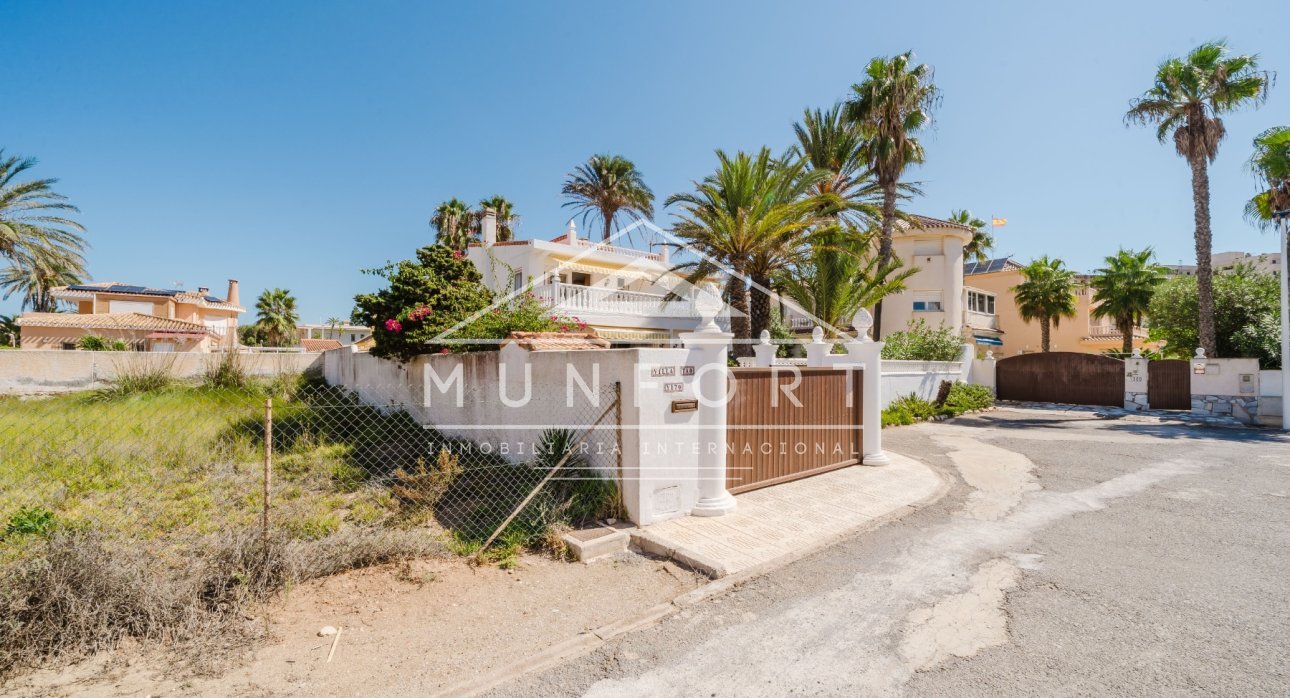 Herverkoop - Gebouw -
Cartagena - La Manga