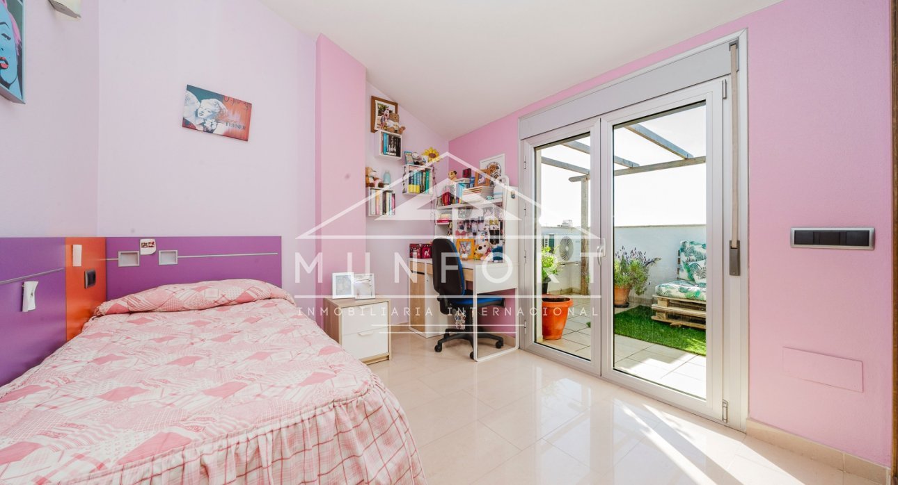 Herverkoop - Gebouw -
Pilar de la Horadada