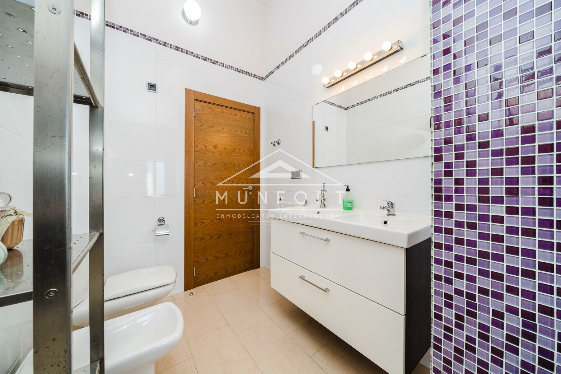 Herverkoop - Gebouw -
Pilar de la Horadada