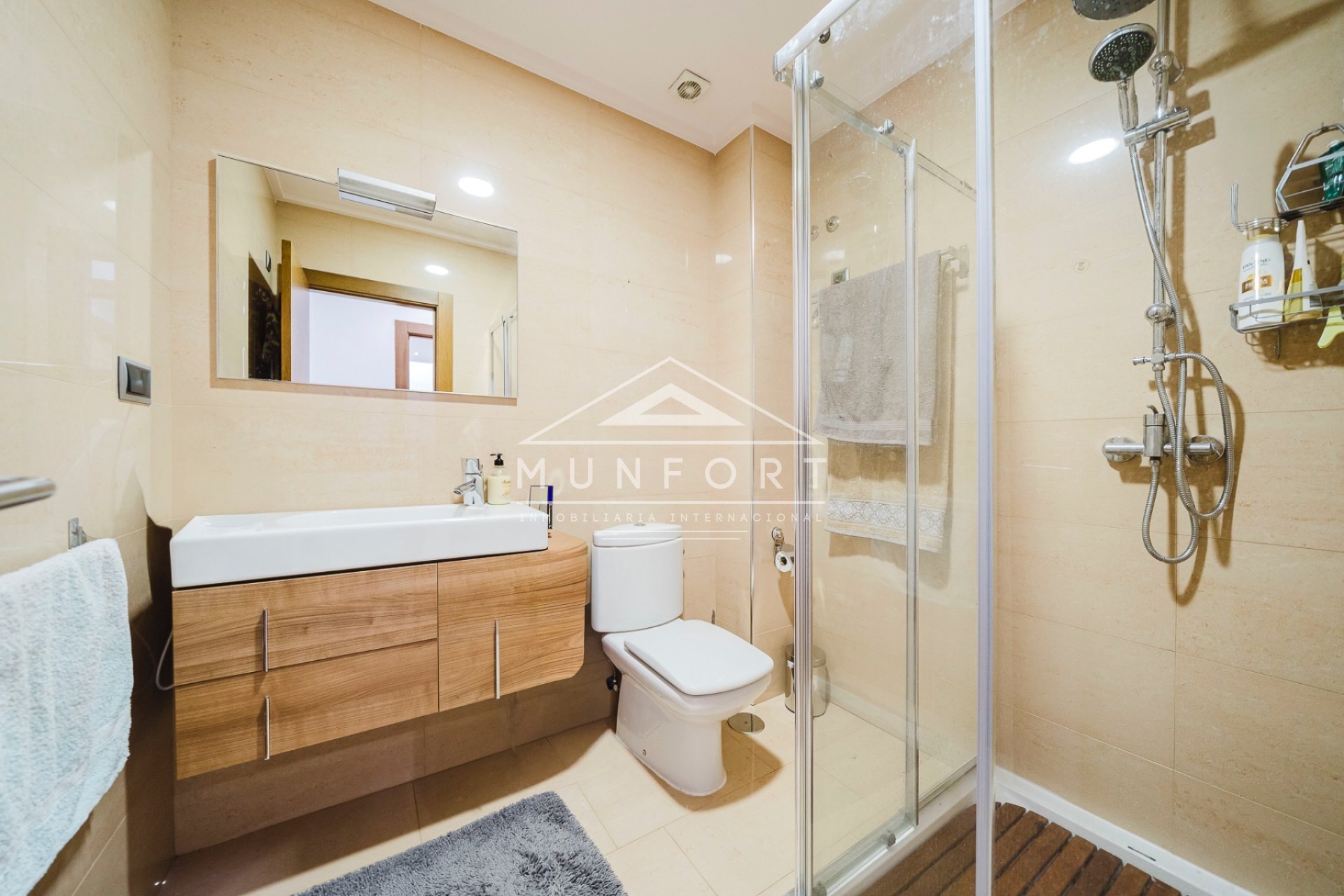 Herverkoop - Gebouw -
Pilar de la Horadada