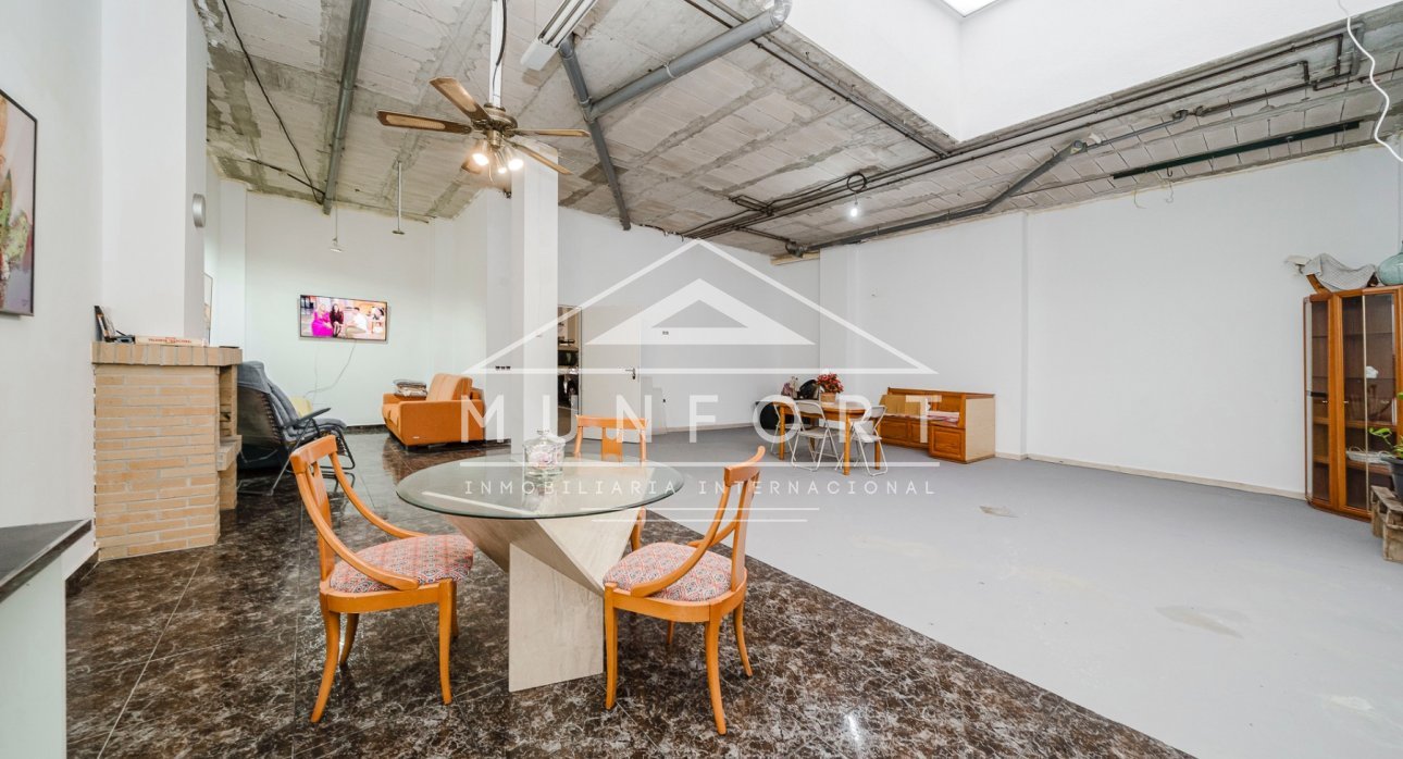 Herverkoop - Gebouw -
Pilar de la Horadada