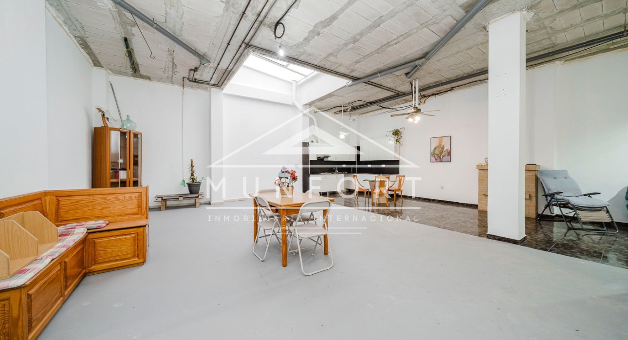 Herverkoop - Gebouw -
Pilar de la Horadada